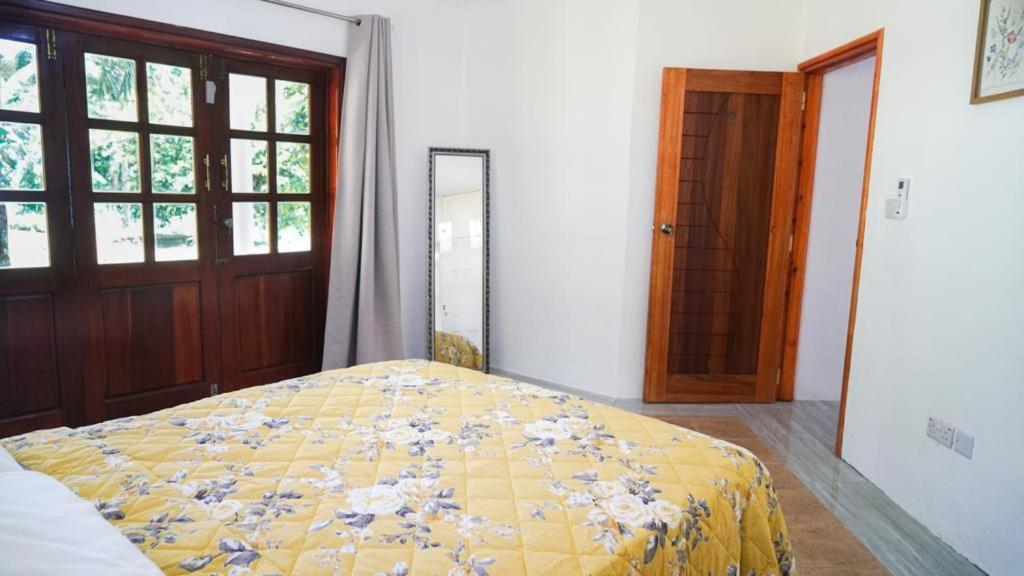 Hotel Ogumka, Self Catering , Beoliere, Mahe Victoria Exterior foto